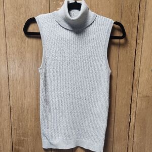 JEANNE PIERRE Light Gray Sleeveless Turtleneck Sweater